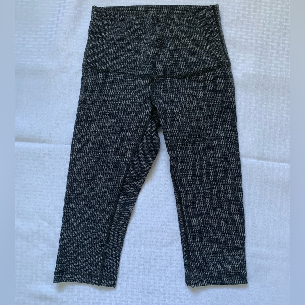 LULULEMON BIKE SHORTS XS